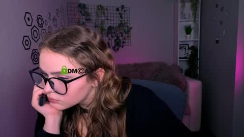 Snapshot of ylia_fress chatting on 04/10/26, 01:16 Ylia online show from 04/10/26, 01:16