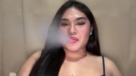 yllana love online show from 12/18/24, 10:46