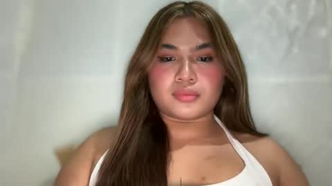 yllana love online show from 02/15/25, 03:06