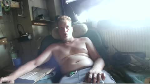 Snapshot of ynghotgerman92 chatting on 06/25/26, 05:17 ynghotgerman92 online show from 06/25/26, 05:17