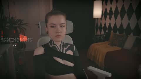 ynnenbrynn online show from 12/28/24, 08:58