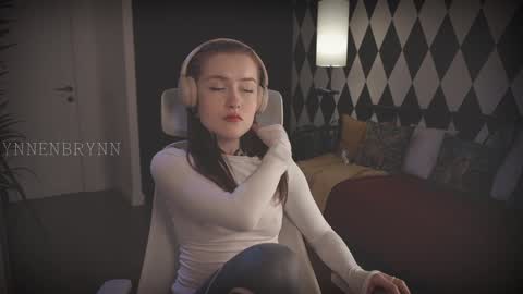 ynnenbrynn online show from 01/07/25, 09:29