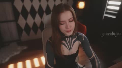 ynnenbrynn online show from 09/16/25, 06:58