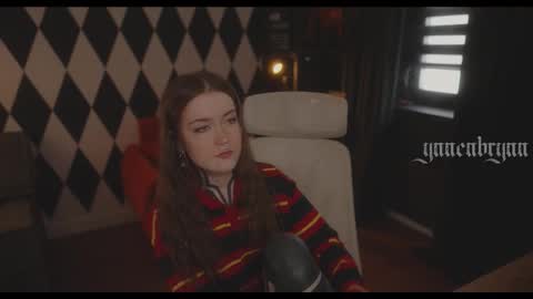 Snapshot of ynnenbrynn chatting on 11/27/25, 06:04 ynnenbrynn online show from 11/27/25, 06:04