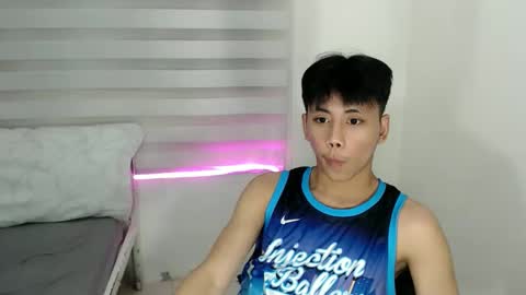 Snapshot of ynotyu chatting on 10/04/25, 03:32 ynotyu online show from 10/04/25, 03:32