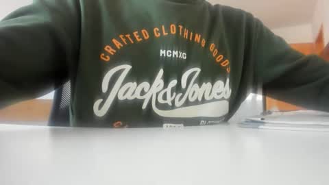 Snapshot of yoda130305 chatting on 09/18/25, 03:47 yoda130305 online show from 09/18/25, 03:47