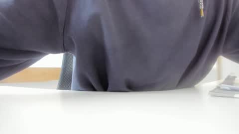 Snapshot of yoda130305 chatting on 10/24/25, 02:57 yoda130305 online show from 10/24/25, 02:57