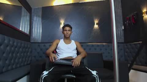Snapshot of yoel_blessed chatting on 07/16/26, 12:11 Yoel online show from 07/16/26, 12:11