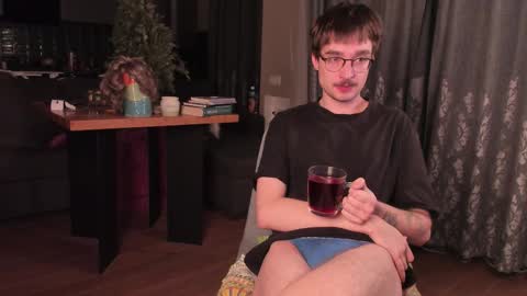 Snapshot of yoga_pizza_420 chatting on 01/13/26, 04:29 Max online show from 01/13/26, 04:29