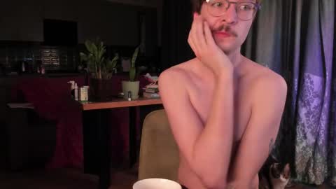 Snapshot of yoga_pizza_420 chatting on 03/25/26, 03:45 Max online show from 03/25/26, 03:45