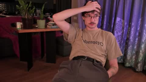 Snapshot of yoga_pizza_420 chatting on 03/27/26, 10:20 Max online show from 03/27/26, 10:20