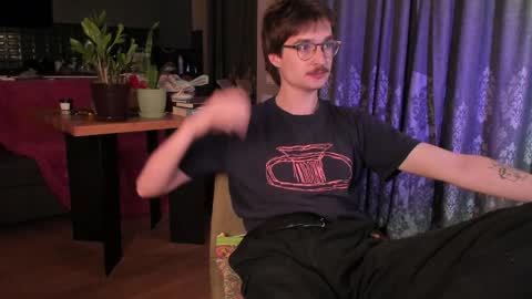 Snapshot of yoga_pizza_420 chatting on 03/31/26, 09:37 Max online show from 03/31/26, 09:37