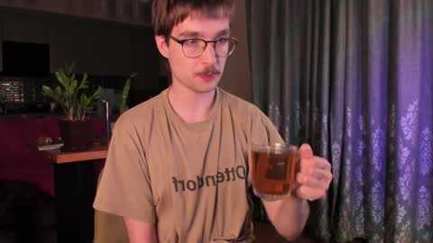 Snapshot of yoga_pizza_420 chatting on 04/10/26, 09:19 Max online show from 04/10/26, 09:19