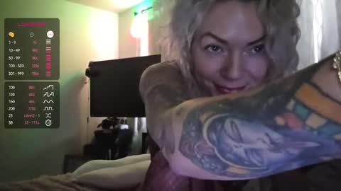 Snapshot of yogimilflover chatting on 11/11/25, 04:29 Yogiblondebangme online show from 11/11/25, 04:29