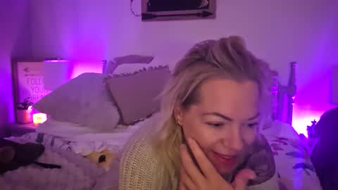 Yogiblondebangme online show from 05/13/26, 01:03