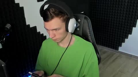 Snapshot of yoi_aji chatting on 06/15/26, 12:40 You can ask my name in pm online show from 06/15/26, 12:40