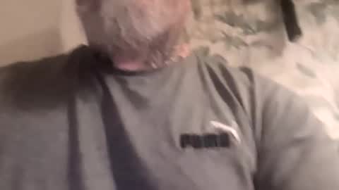 Snapshot of yoitsmr chatting on 01/17/26, 12:37 yoitsmr online show from 01/17/26, 12:37