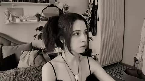 yoka_paradoxxx online show from 05/08/26, 10:20