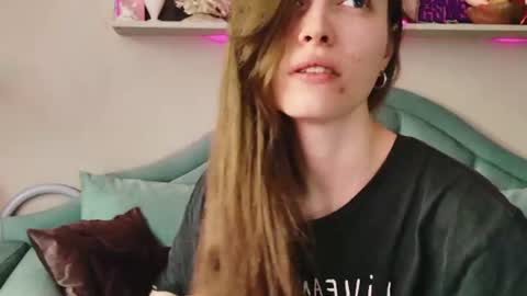 yoka_paradoxxx online show from 07/08/26, 10:42