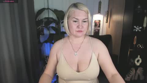 Snapshot of yolanda_kiss chatting on 06/29/26, 08:20 Yolanda online show from 06/29/26, 08:20