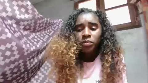 yolandrina05 online show from 09/13/25, 01:22