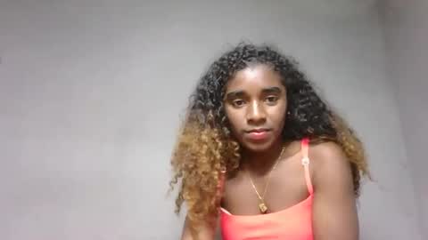 yolandrina05 online show from 09/22/25, 06:10