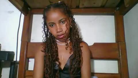 yolandrina05 online show from 02/06/26, 01:36