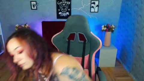 Snapshot of yolandyfoun chatting on 11/06/25, 12:06 Yolandi-Foun online show from 11/06/25, 12:06