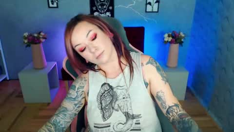 Snapshot of yolandyfoun chatting on 11/10/25, 12:59 Yolandi-Foun online show from 11/10/25, 12:59