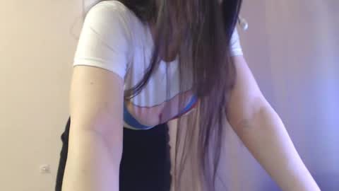 Snapshot of yongswab chatting on 04/01/26, 01:41 Sophie online show from 04/01/26, 01:41