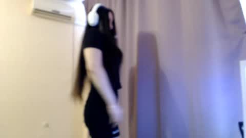 Snapshot of yongswab chatting on 04/06/26, 02:18 Sophie online show from 04/06/26, 02:18