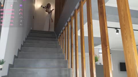 Snapshot of yononeey chatting on 01/17/25, 03:43  Wilma  online show from 01/17/25, 03:43