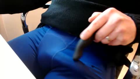 yorkiemanuk online show from 02/12/25, 03:16