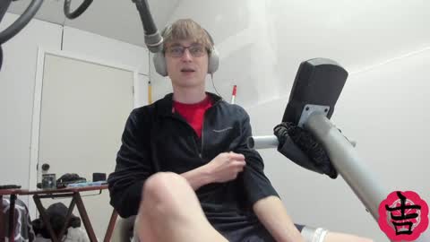 Snapshot of yoshe47 chatting on 12/04/24, 07:06 yosh online show from 12/04/24, 07:06