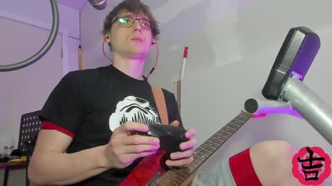 Snapshot of yoshe47 chatting on 01/06/25, 06:52 yosh online show from 01/06/25, 06:52