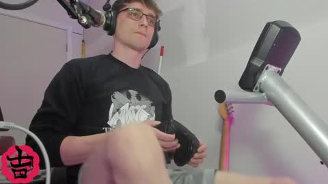 Snapshot of yoshe47 chatting on 01/17/25, 05:53 yosh online show from 01/17/25, 05:53