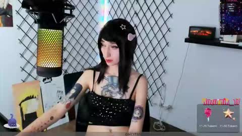 Snapshot of yoshino_san chatting on 12/16/25, 03:44 you can call me Andy or yoshi 3 online show from 12/16/25, 03:44