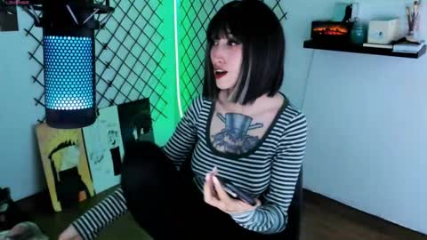 Snapshot of yoshino_san chatting on 04/08/26, 11:32 you can call me Andy or yoshi 3 online show from 04/08/26, 11:32