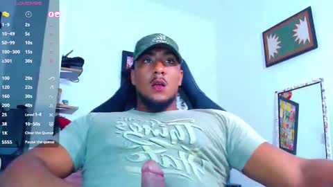 Snapshot of yosoy_enzo2020 chatting on 10/30/25, 03:30 Enzo online show from 10/30/25, 03:30