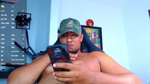 Snapshot of yosoy_enzo2020 chatting on 11/05/25, 03:39 Enzo online show from 11/05/25, 03:39