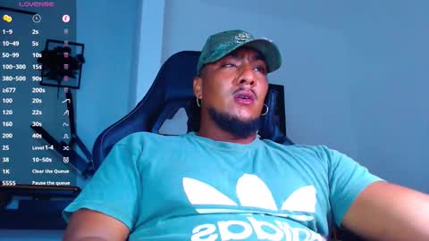 Snapshot of yosoy_enzo2020 chatting on 11/13/25, 04:11 Enzo online show from 11/13/25, 04:11