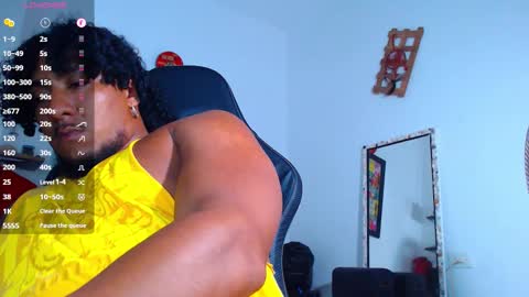 Snapshot of yosoy_enzo2020 chatting on 11/18/25, 03:45 Enzo online show from 11/18/25, 03:45