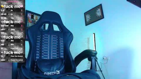 Snapshot of yosoy_enzo2020 chatting on 11/30/25, 05:00 Enzo online show from 11/30/25, 05:00