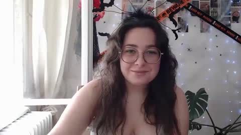 Snapshot of you_aurora chatting on 09/22/25, 10:06 Aurora online show from 09/22/25, 10:06