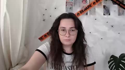 Snapshot of you_aurora chatting on 09/29/25, 02:11 Aurora online show from 09/29/25, 02:11