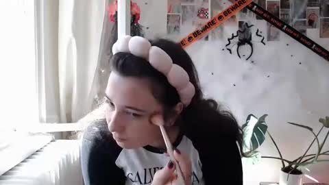 Snapshot of you_aurora chatting on 10/03/25, 11:29 Aurora online show from 10/03/25, 11:29