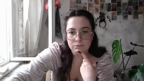 Snapshot of you_aurora chatting on 10/17/25, 10:07 Aurora online show from 10/17/25, 10:07