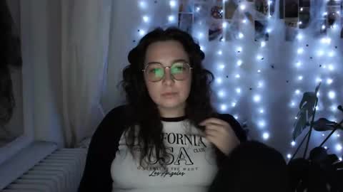 Snapshot of you_aurora chatting on 10/23/25, 06:17 Aurora online show from 10/23/25, 06:17