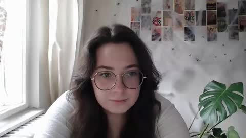 Snapshot of you_aurora chatting on 11/18/25, 12:09 Aurora online show from 11/18/25, 12:09