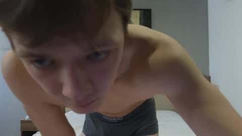 Snapshot of you_dream_ chatting on 04/16/26, 04:02 you_dream_ online show from 04/16/26, 04:02